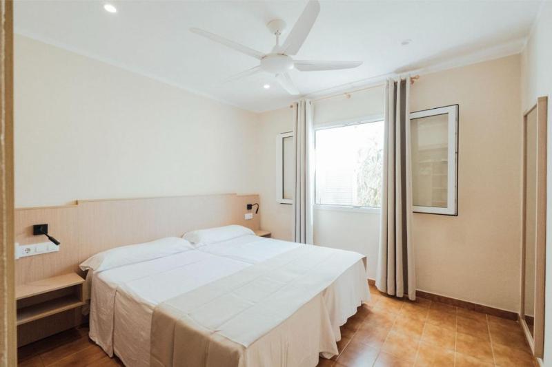 One-Bedroom Apartment image 1