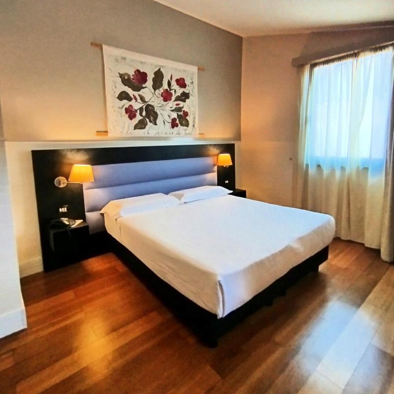 Deluxe Double Room with Spa Bath  image 1