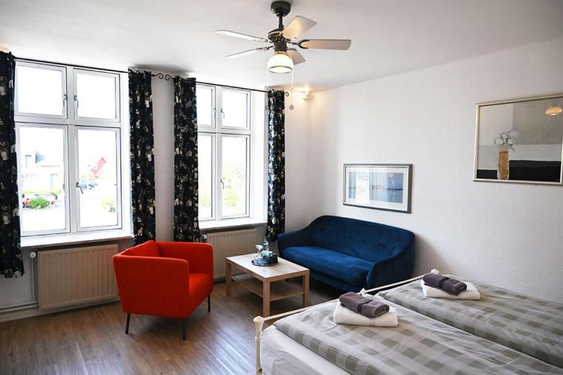 Large Double Room image 2