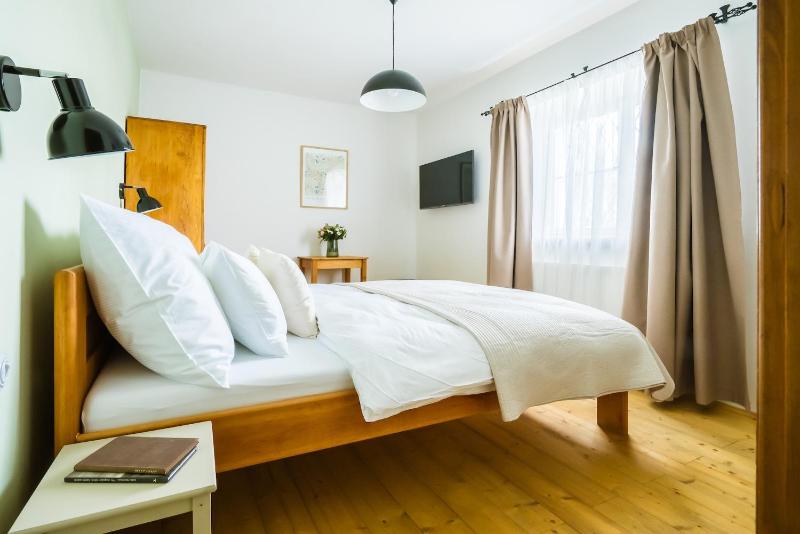 Double Room with Private Bathroom image 3