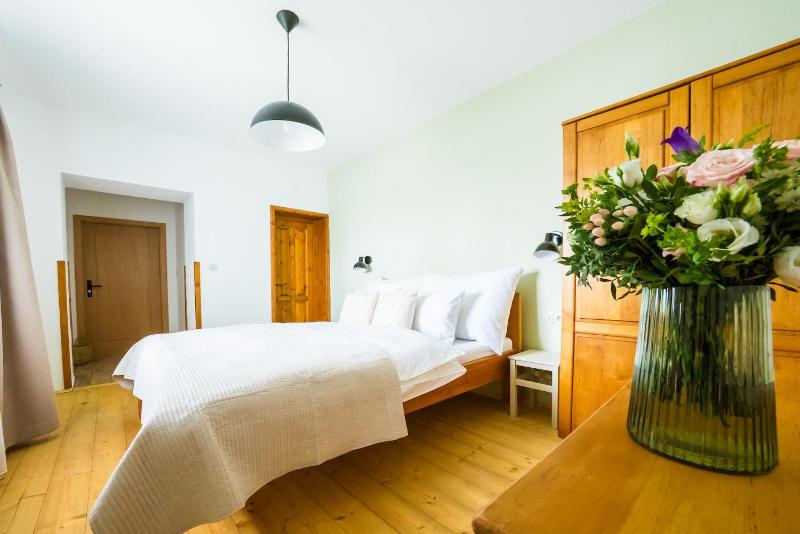Double Room with Private Bathroom image 4