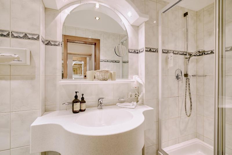 Standard Single Room image 2