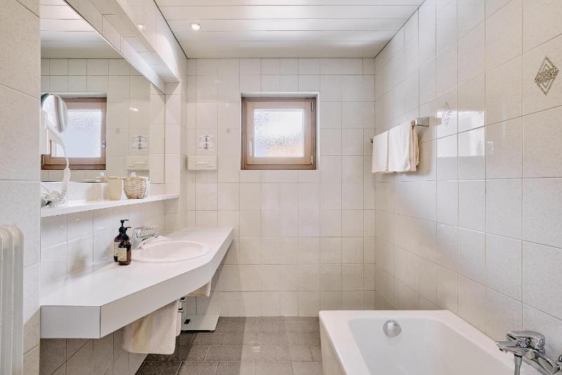 Superior Double Room with Balcony image 2