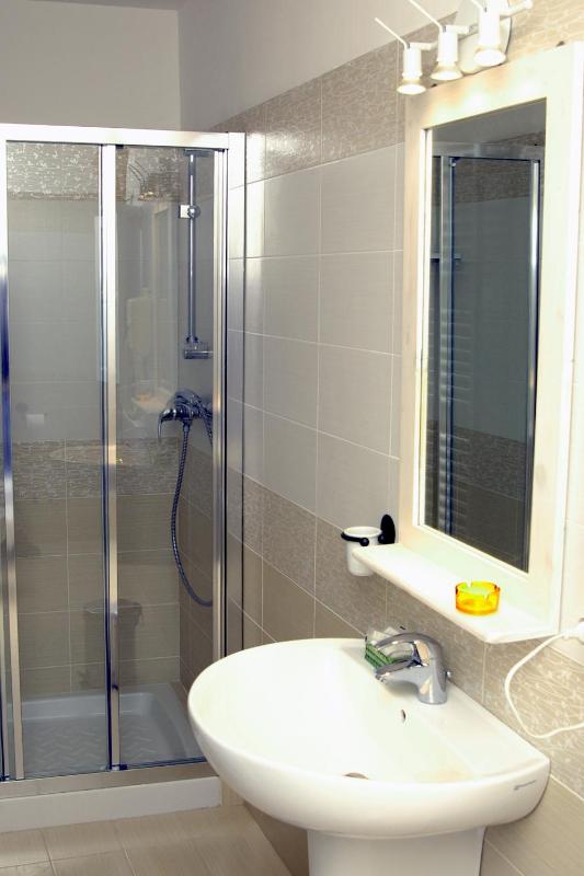 Double Room image 4