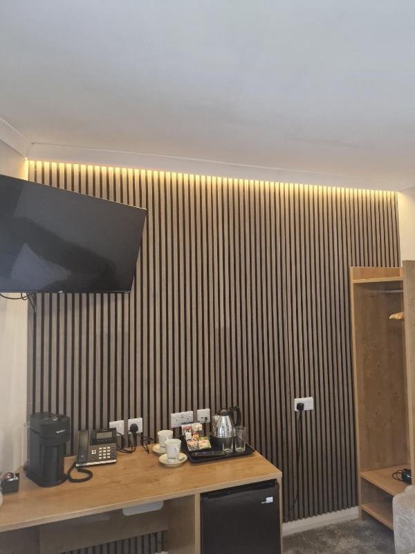 Family Room image 2