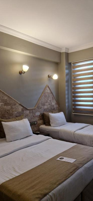 Superior Twin Room image 2