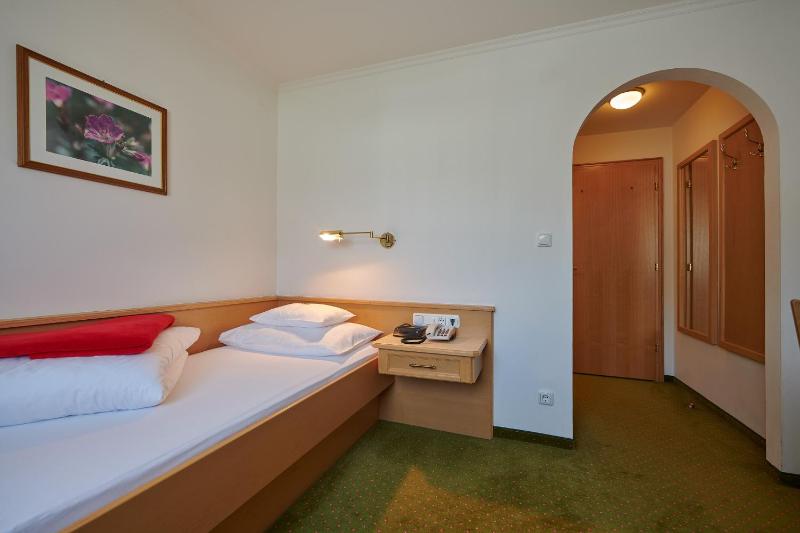 Superior Single Room image 3