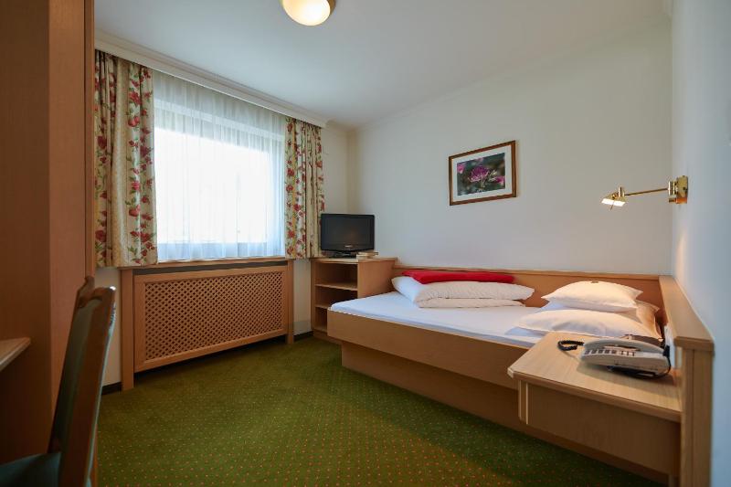 Superior Single Room image 2