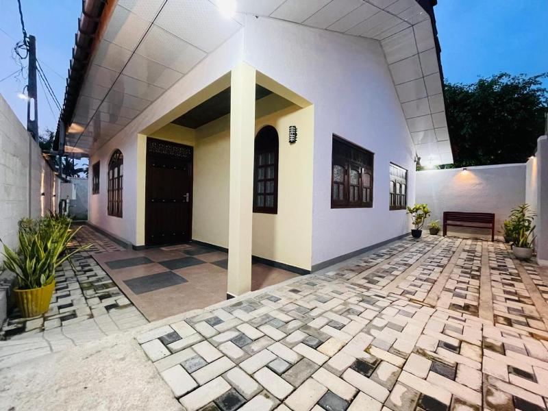 Dream Villa Homestay Madiha - image 1
