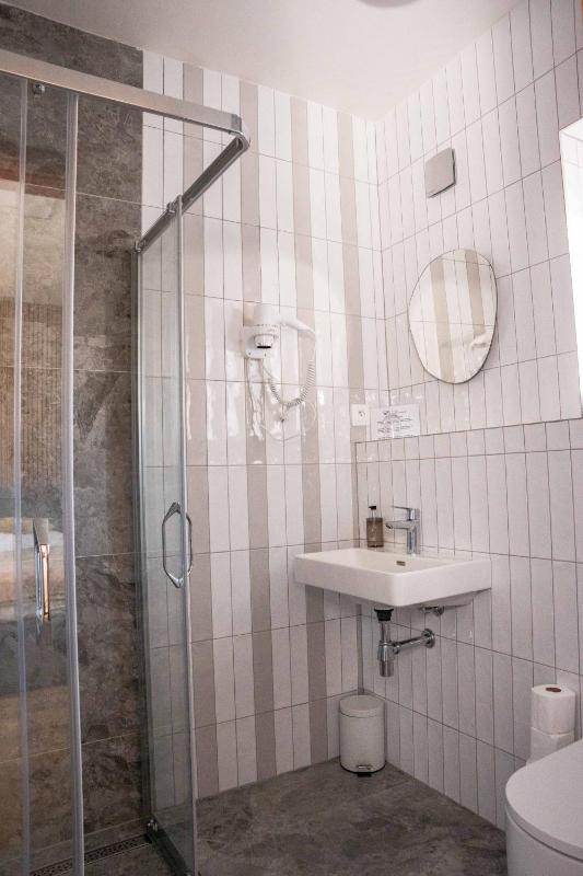 Double or Twin Room image 1