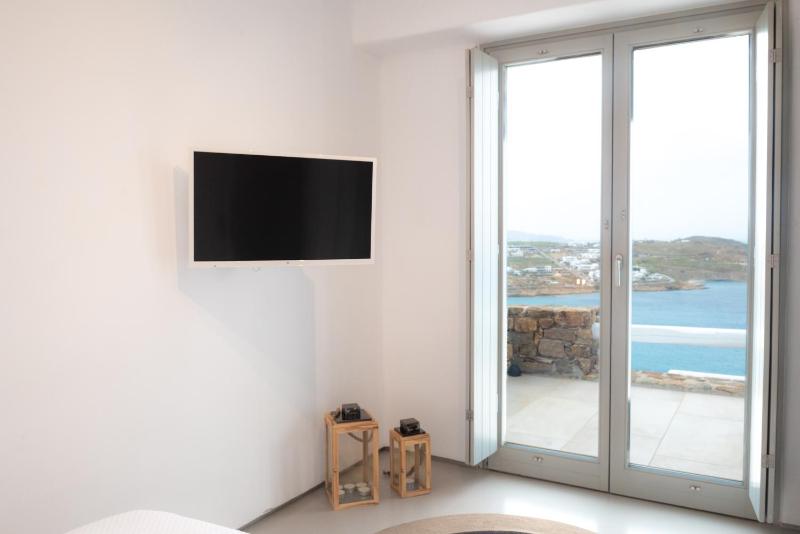 King Suite with Sea View image 2