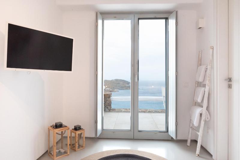 King Suite with Sea View image 1