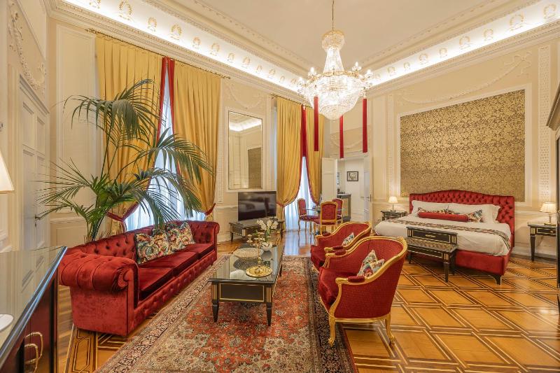 Royal Suite image 1