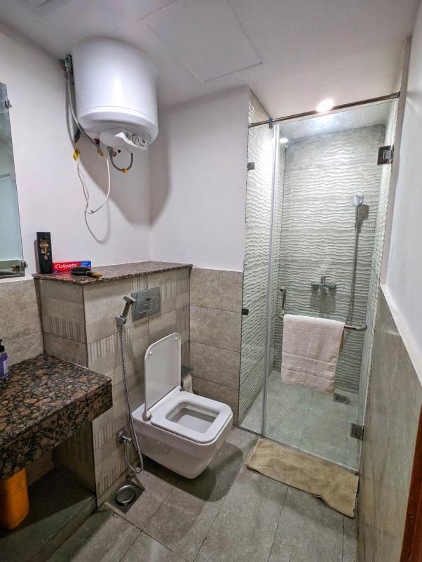 Supreme Residences in Lahore Prime location Gold Crest Mall A P A R T M E N T S - image 6