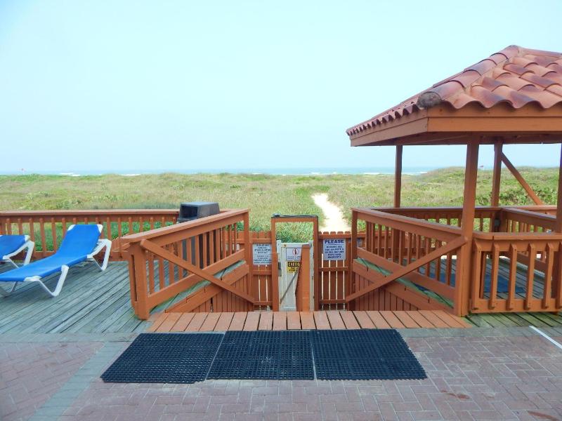 Padre South Hotel On The Beach - image 28