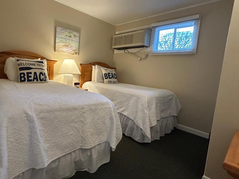 Two-Bedroom Apartment with Pool View image 2