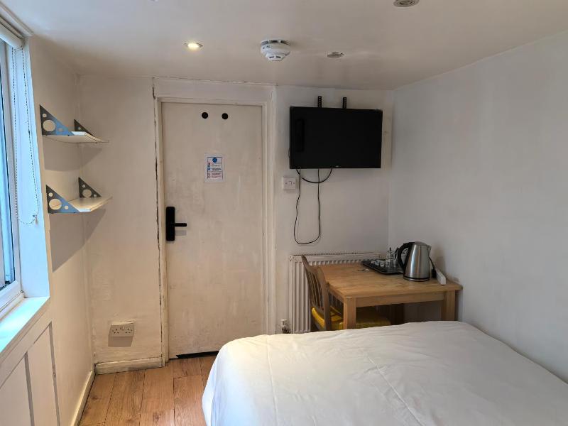 Motel Schmotel - image 15