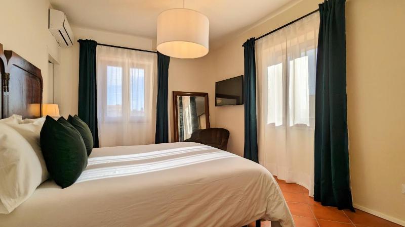 Double Room image 2