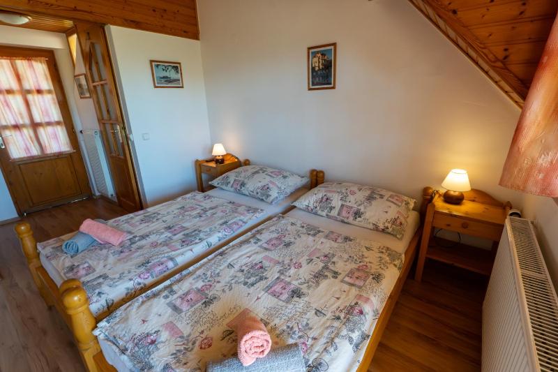 Twin Room with Balcony image 3