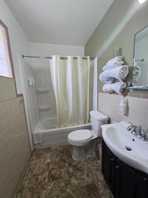 Double Room image 3