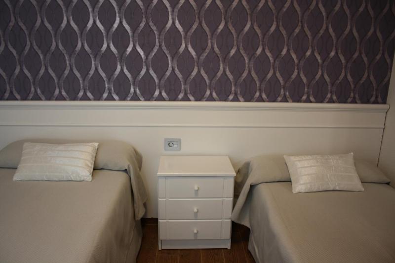 Standard Twin Room image 1