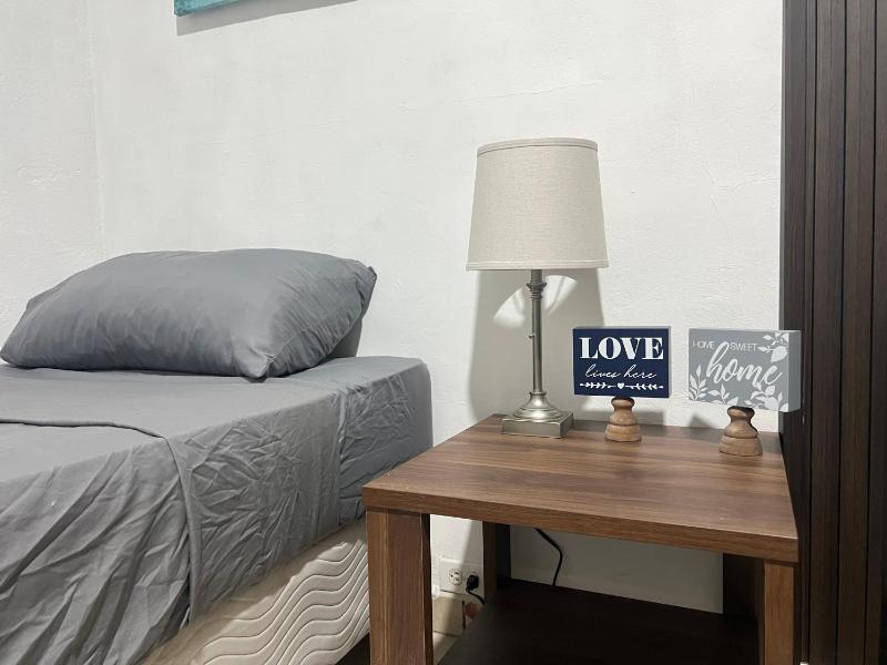 Oli's apartment studio - image 6