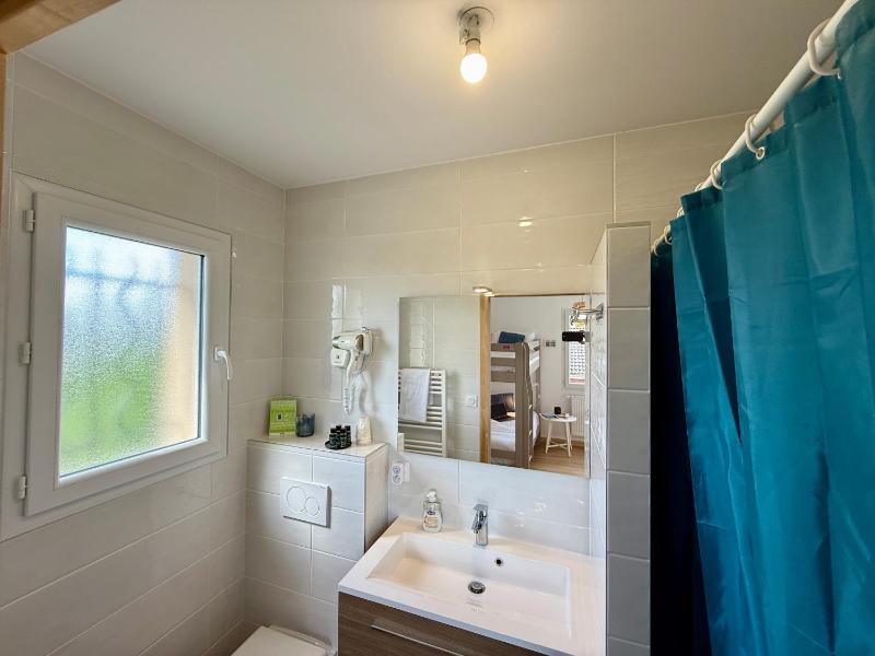 Comfort Triple Room with Shower image 3