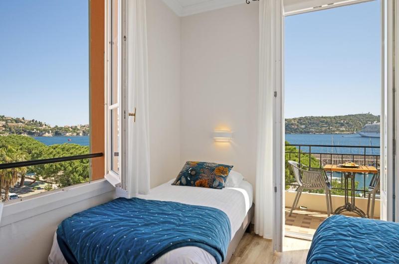 Triple Room with Sea View and Balcony image 3