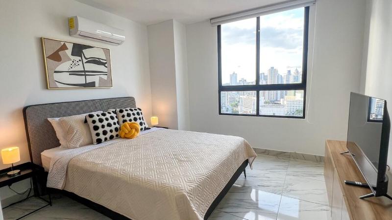 Apartment with city views in Financial District - image 3