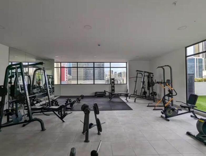 Apartment with city views in Financial District - image 9