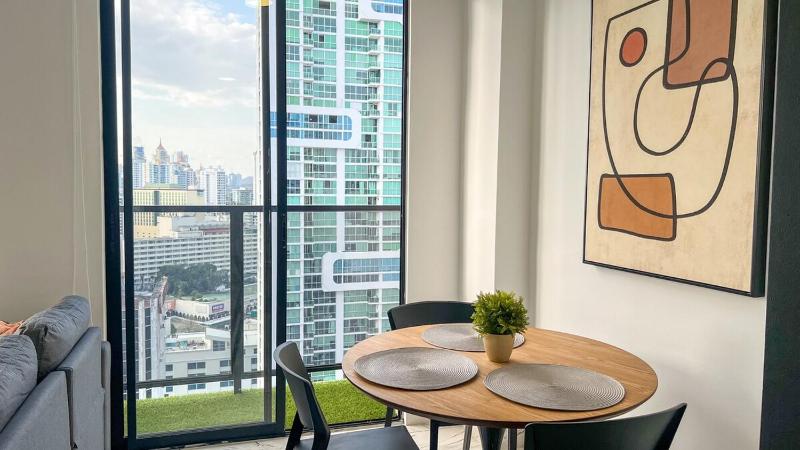 Apartment with city views in Financial District - image 5