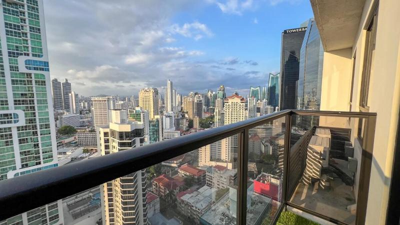 Apartment with city views in Financial District - image 11