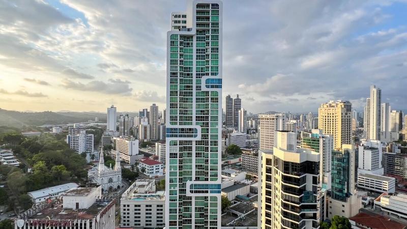 Apartment with city views in Financial District - image 16