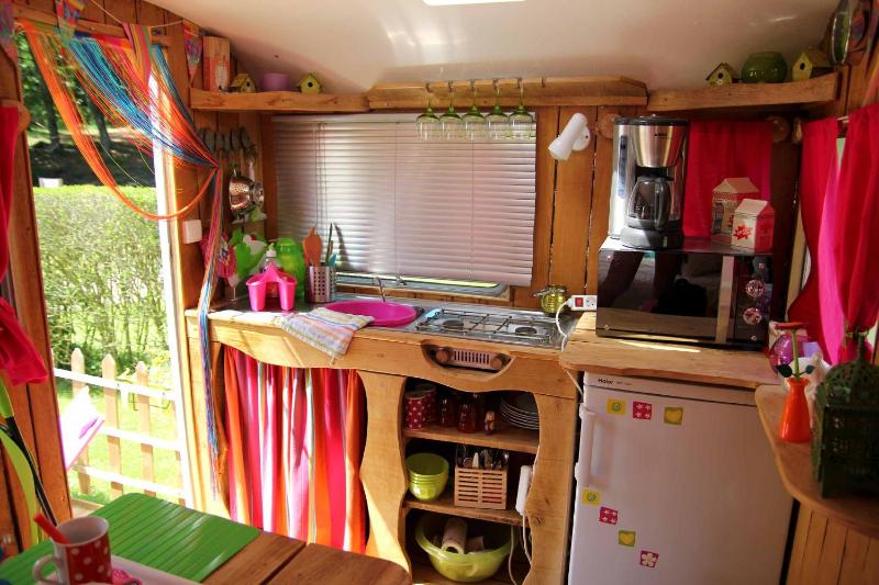 Small Double Room image 4