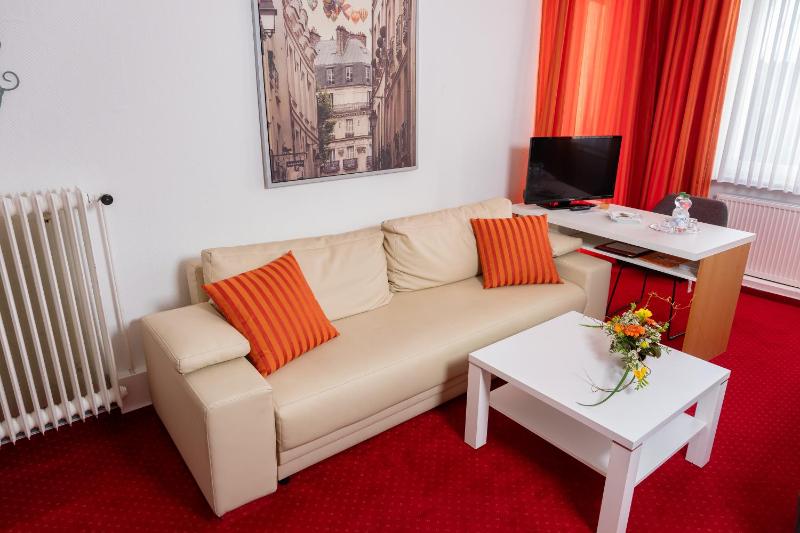 Economy Double Room image 2