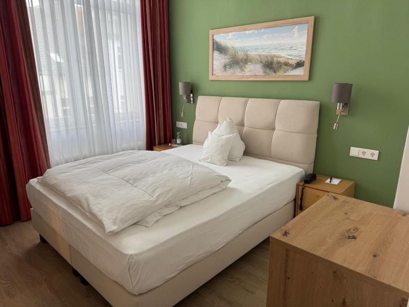 Economy Single Room image 4