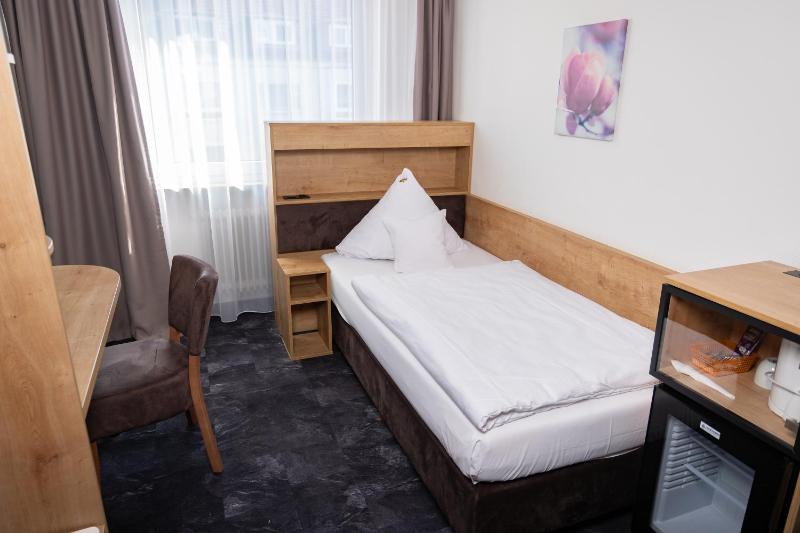 Single Room image 1