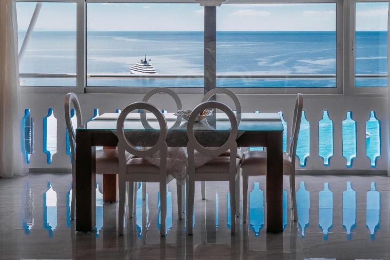 Apartment with Sea View image 4