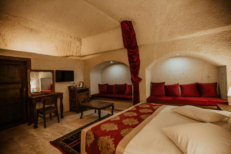 Double Room image 3