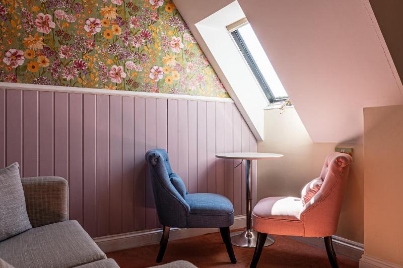 Luxury Triple Room image 3