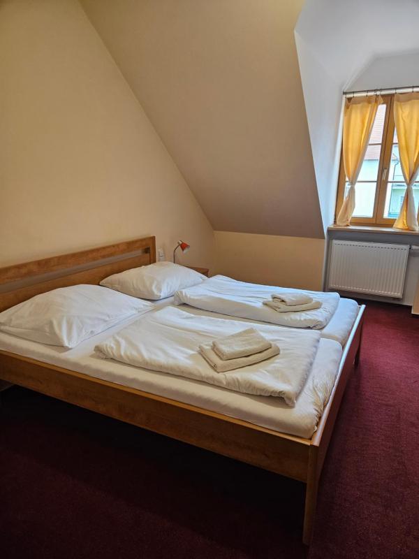 Double Room image 3