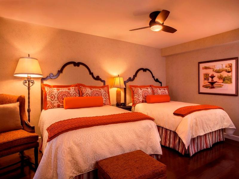 Traditional Two Queen Room image 2
