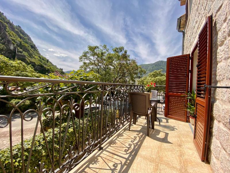 Fiumera Kotor Apartment - image 10
