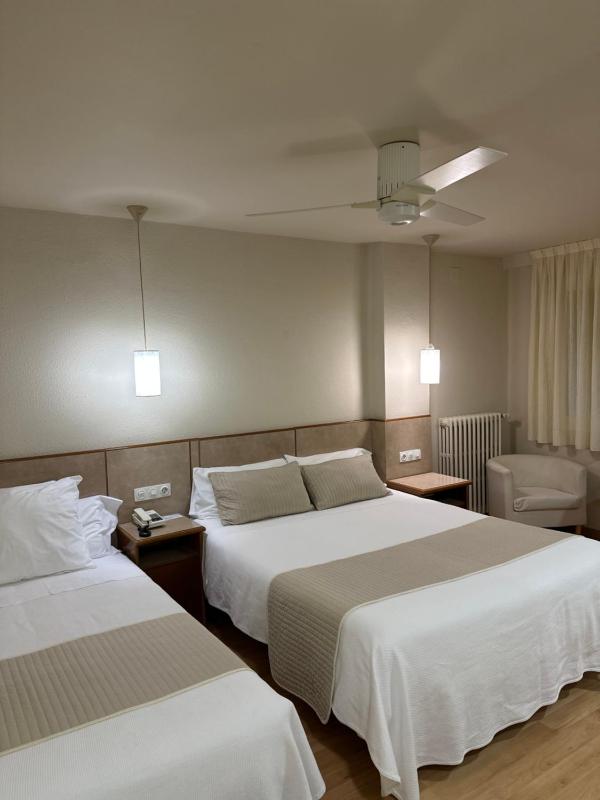 Triple Room image 4