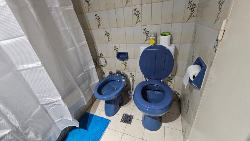 Excelente dos ambientes en La Perla cochera free - image 2