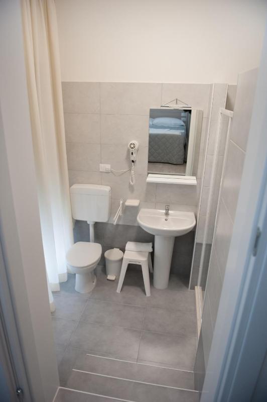 Deluxe Double or Twin Room with Sea View image 2