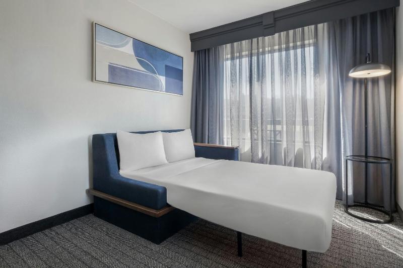 Queen Room with Two Queen Beds image 1