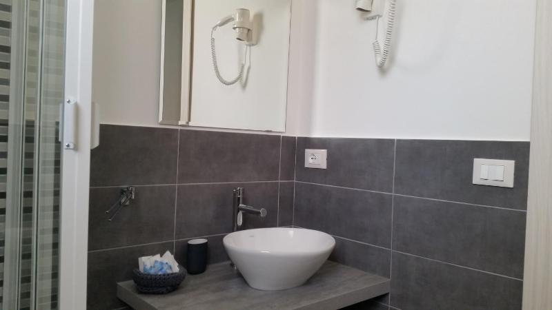 Double Room with Private External Bathroom image 3