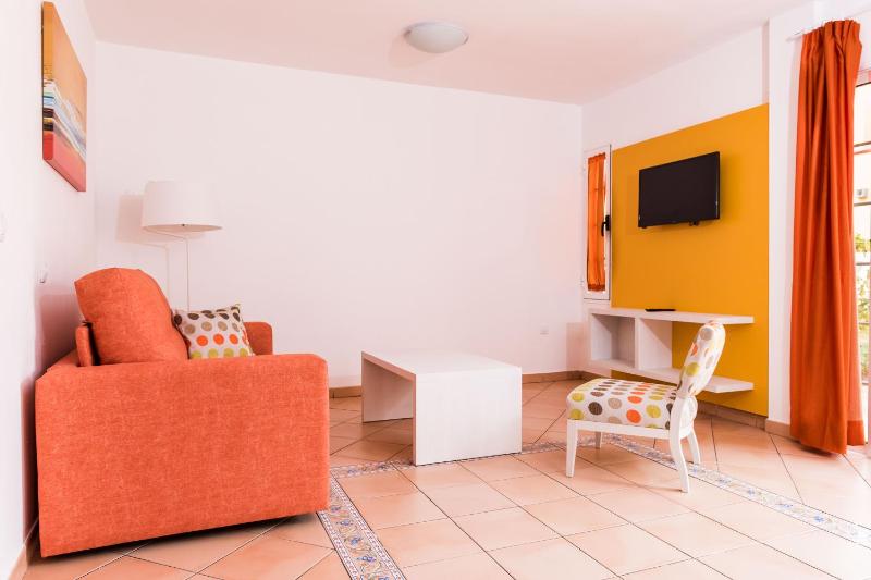 One-Bedroom Comfort Apartment with Balcony or Terrace image 1