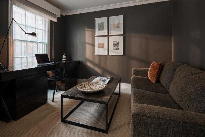 Heritage Deluxe Room image 1